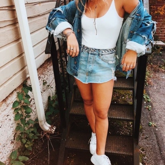 BEACHY MYSTERY BOX - Picture 10 of 15